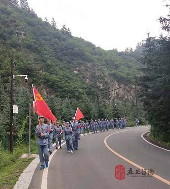 培訓快訊培訓時間：6月26日培訓地點:城建培訓中心培訓單位:某單位培訓課程:七一主題活動培訓人數(shù)：43人